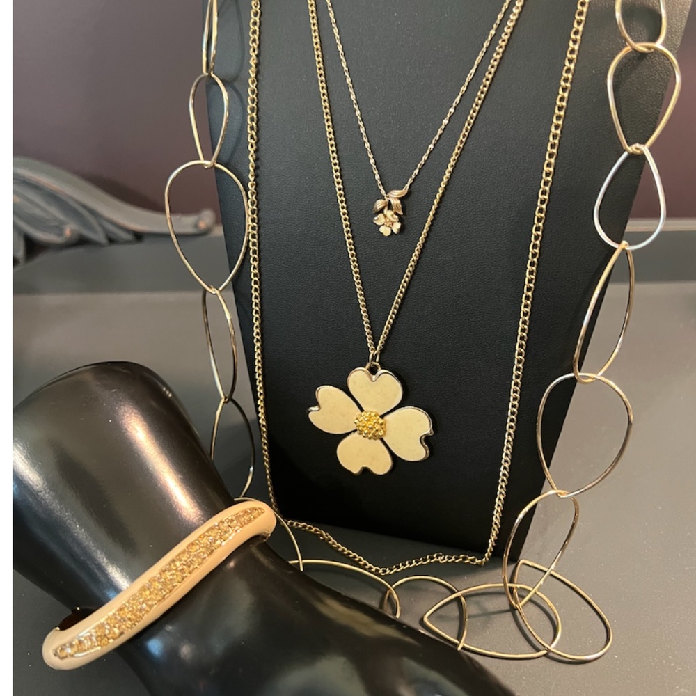 VINTAGE Set: Signed Gold Enamel Dogwood Floral w/Enamal Rhinestone Bracelet